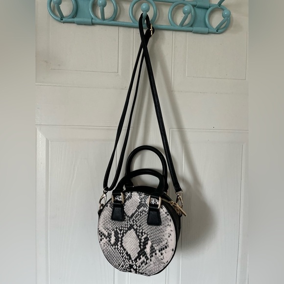 Dune Circle Crossbody bag - Picture 10 of 11